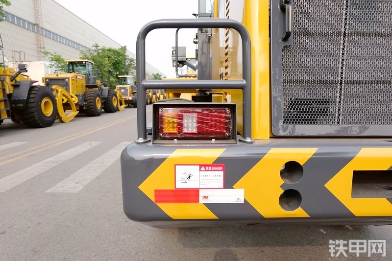 徐工LW300FV装载机局部