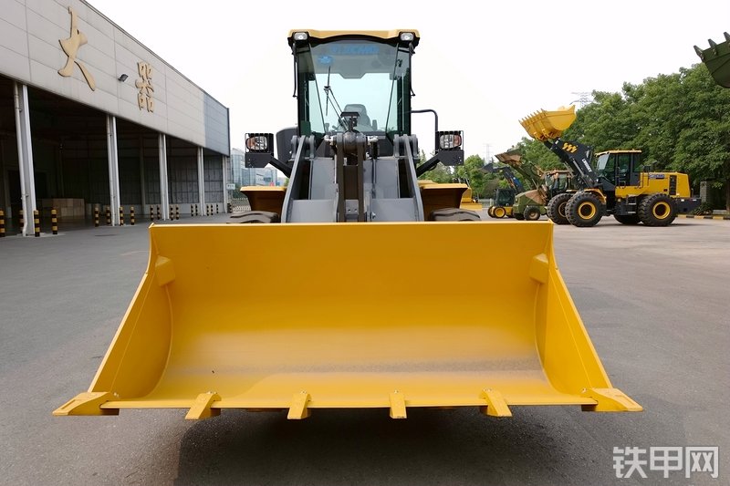 徐工ZL30GV装载机整机外观