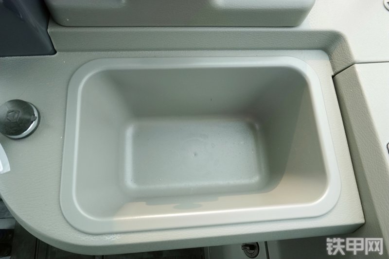 徐工LW500F装载机局部