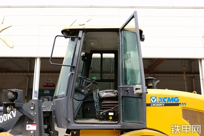 徐工LW200KV装载机局部