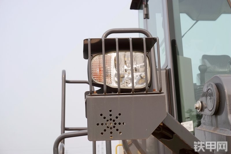 徐工ZL50GV装载机局部