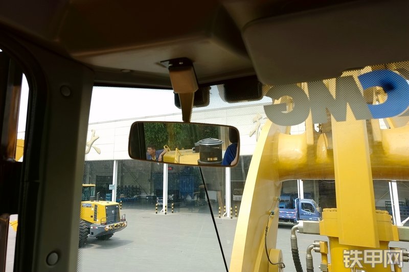 徐工LW1200K装载机局部