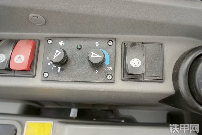 徐工LW700KN装载机局部