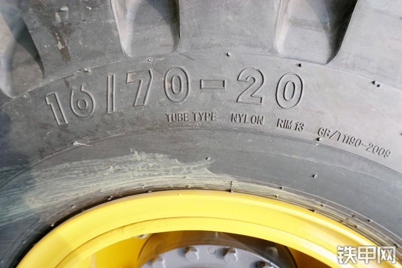 徐工LW180KV装载机局部