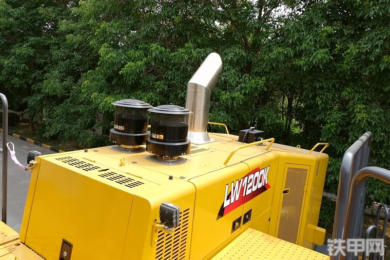 徐工LW1200K装载机局部