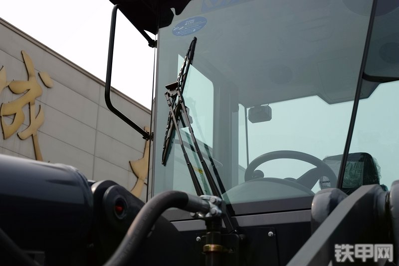 徐工ZL30GV装载机局部