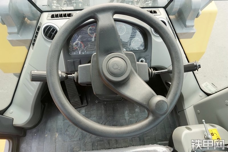 徐工ZL50GV装载机局部