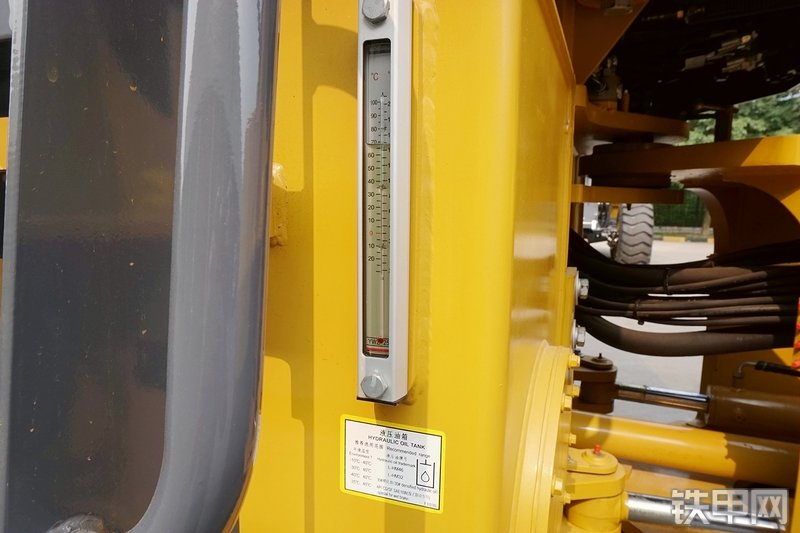 徐工LW700KN装载机局部