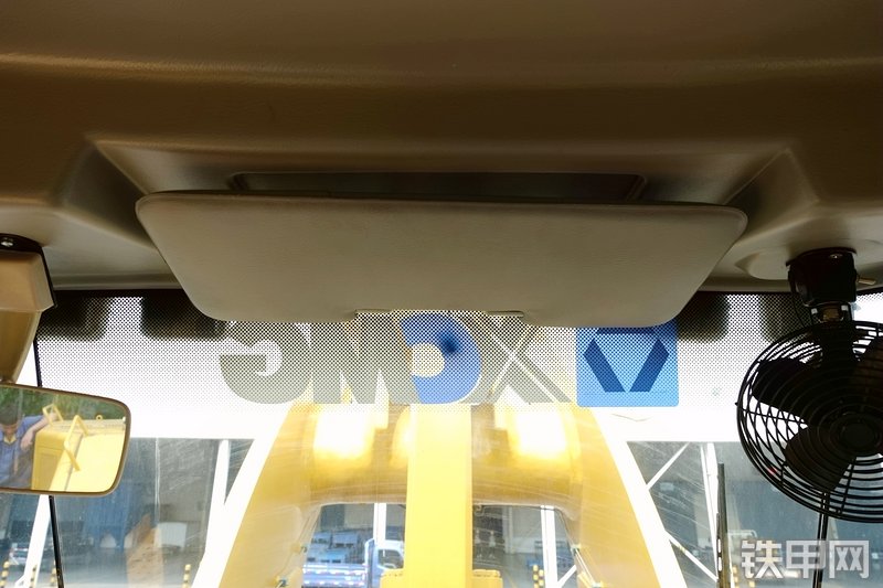 徐工LW1200K装载机局部