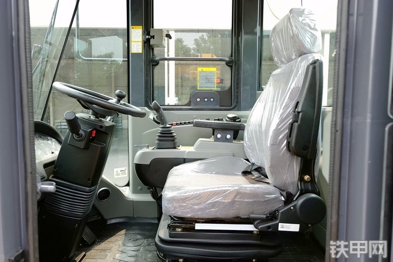 徐工LW600KV装载机局部