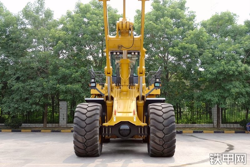 徐工LW1200K装载机局部