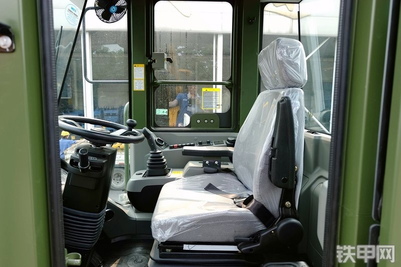 徐工LW500FV装载机局部