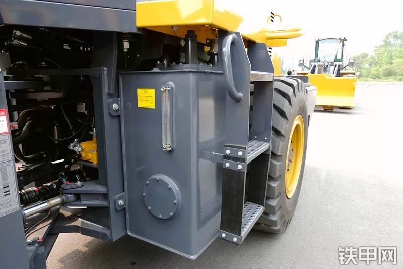 徐工ZL30GV装载机局部