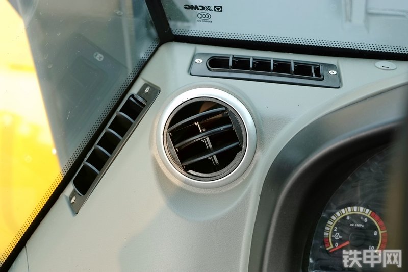 徐工LW300FV装载机局部