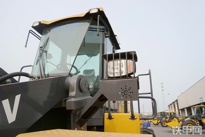 徐工ZL50GV装载机局部