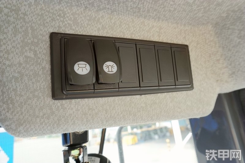 徐工LW300KV装载机局部