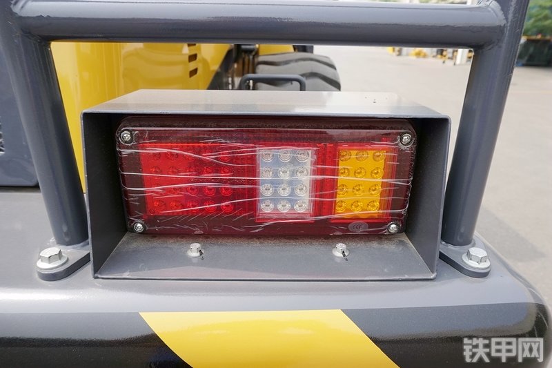 徐工LW300KV装载机局部