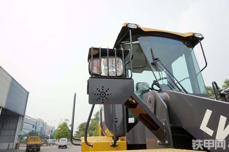 徐工LW500F装载机局部