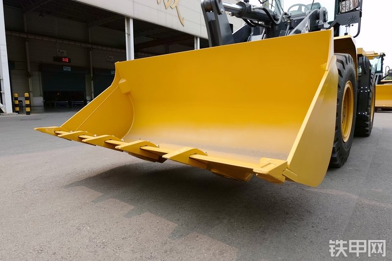 徐工ZL30GV装载机局部