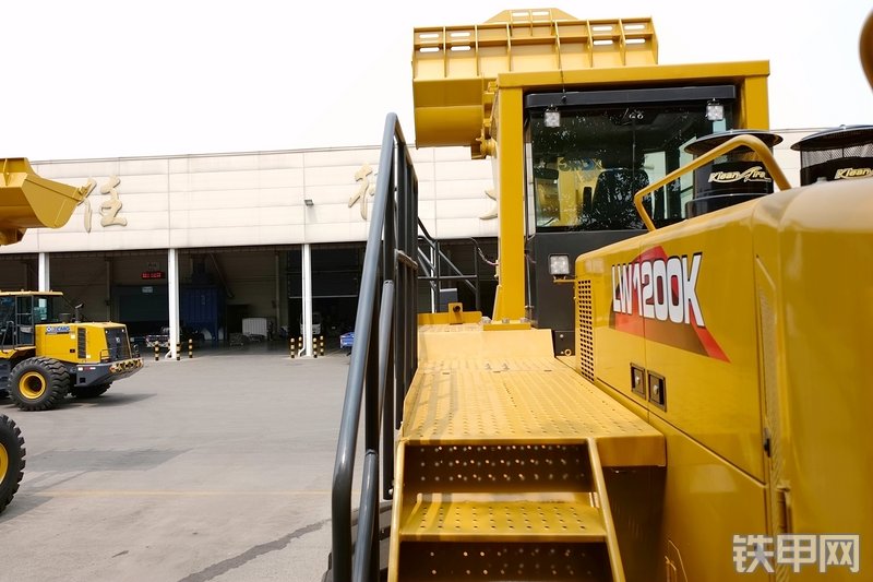 徐工LW1200K装载机局部