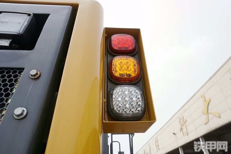 徐工LW1100KV装载机局部