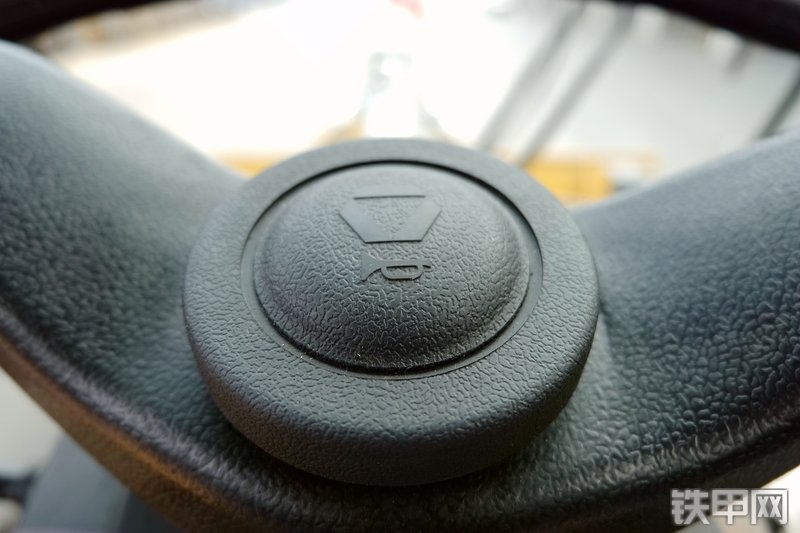 徐工LW600KV装载机局部