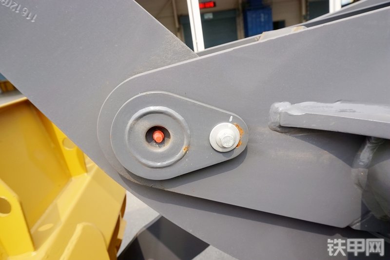 徐工LW180KV装载机局部