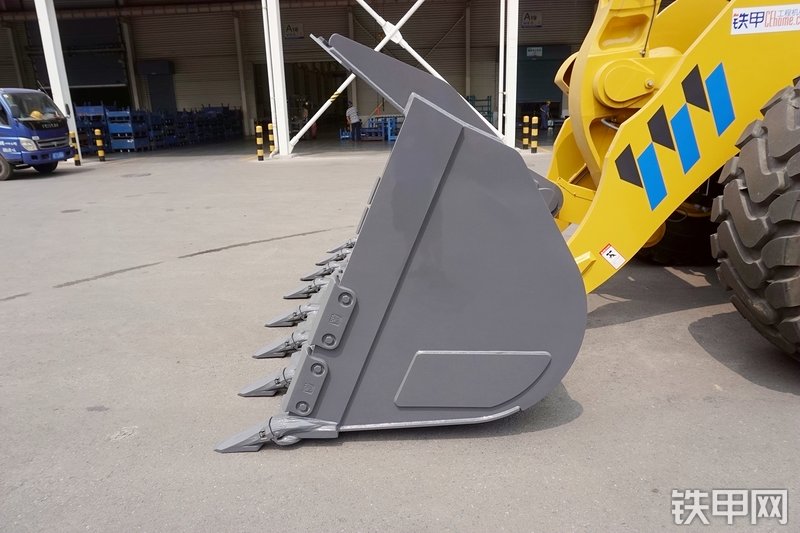 徐工LW1100KV装载机局部