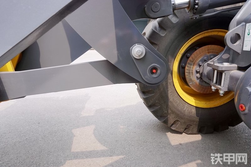 徐工LW300KV装载机局部