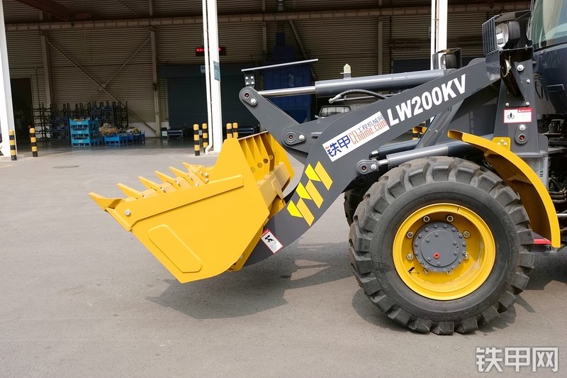 徐工LW200KV装载机局部