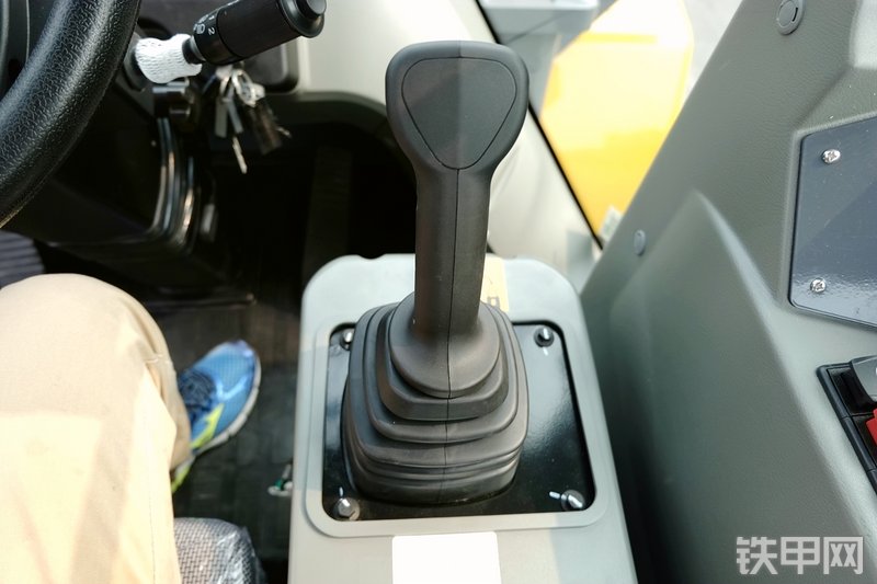 徐工ZL30GV装载机局部