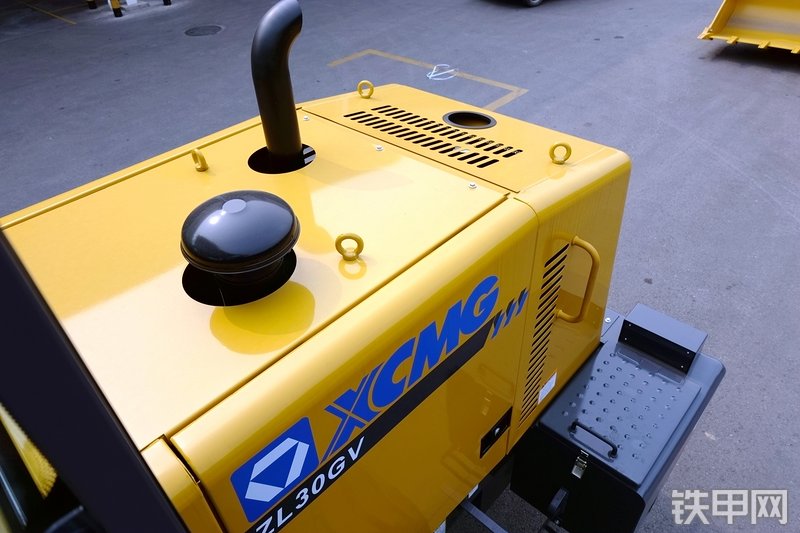 徐工ZL30GV装载机局部