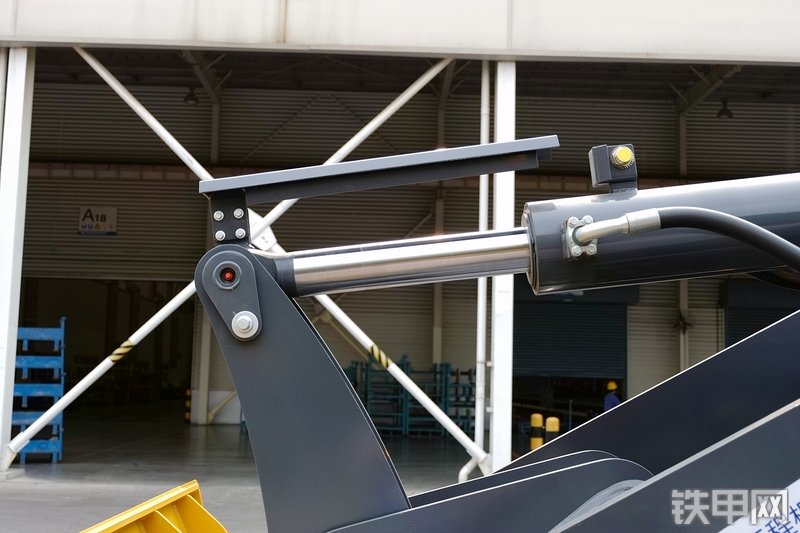 徐工ZL30GV装载机局部