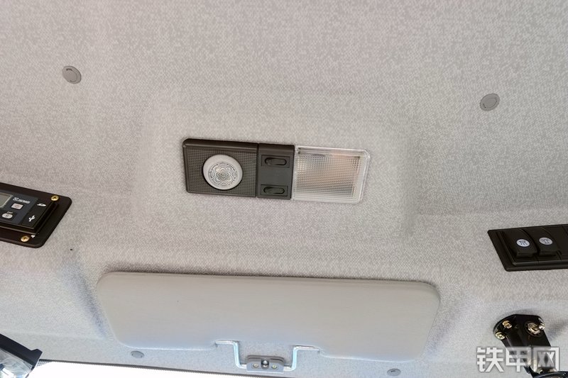 徐工LW500D装载机局部