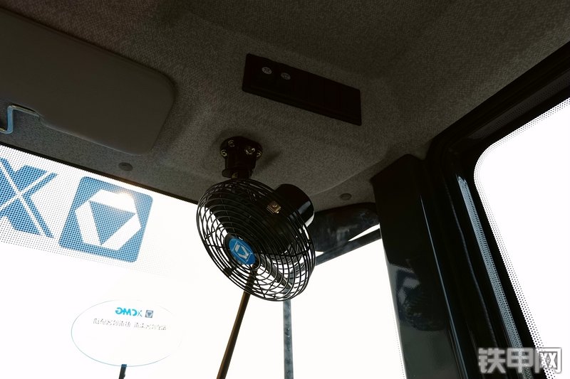 徐工LW500D装载机局部