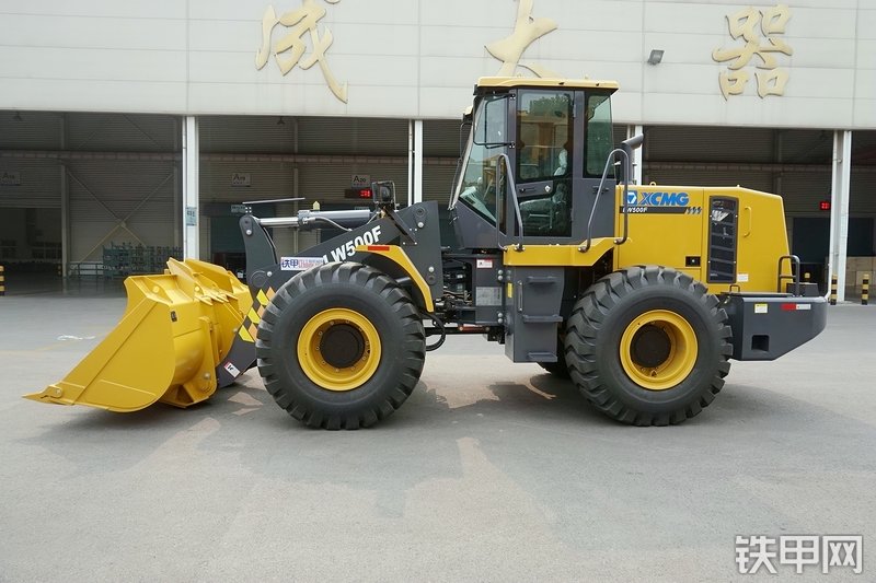 徐工LW500F装载机整机外观