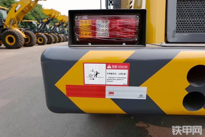 徐工ZL30GV装载机局部