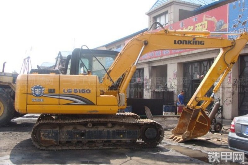 龙工LG6150挖掘机整机外观