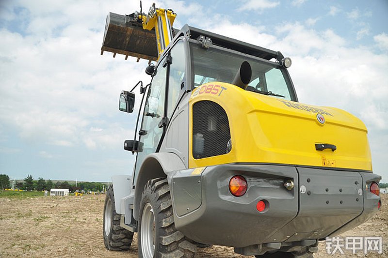 威克诺森8085T装载机整机外观