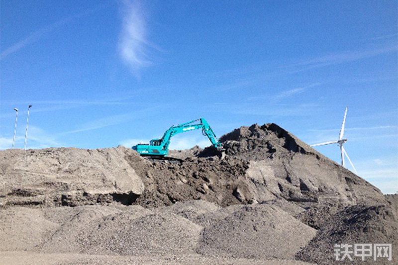 山河智能SWE215E挖掘机整机外观