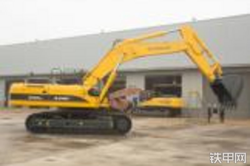 中联重科ZE480E挖掘机整机外观