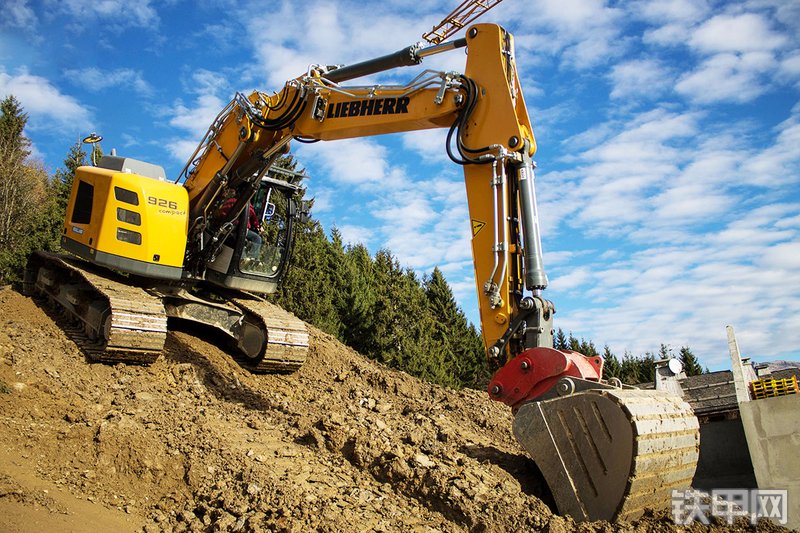 利勃海尔R926挖掘机整机外观