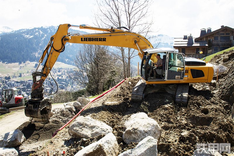 利勃海尔R926挖掘机图解( )