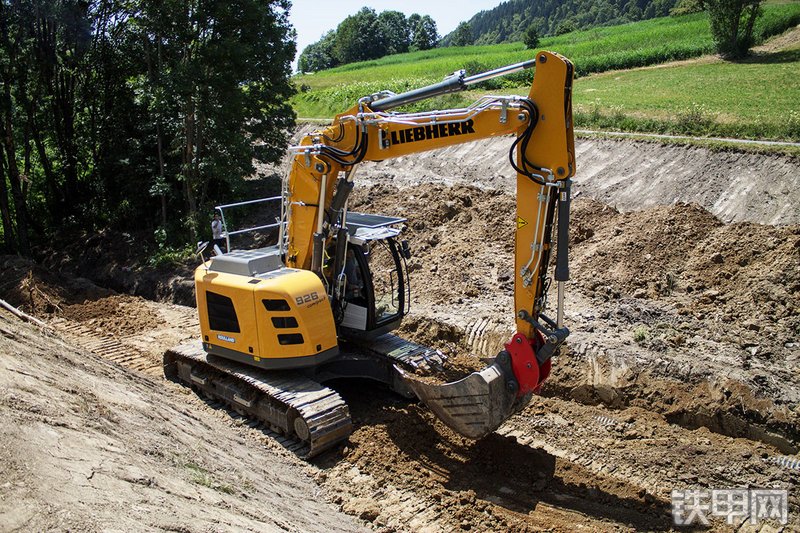 利勃海尔R926挖掘机整机外观