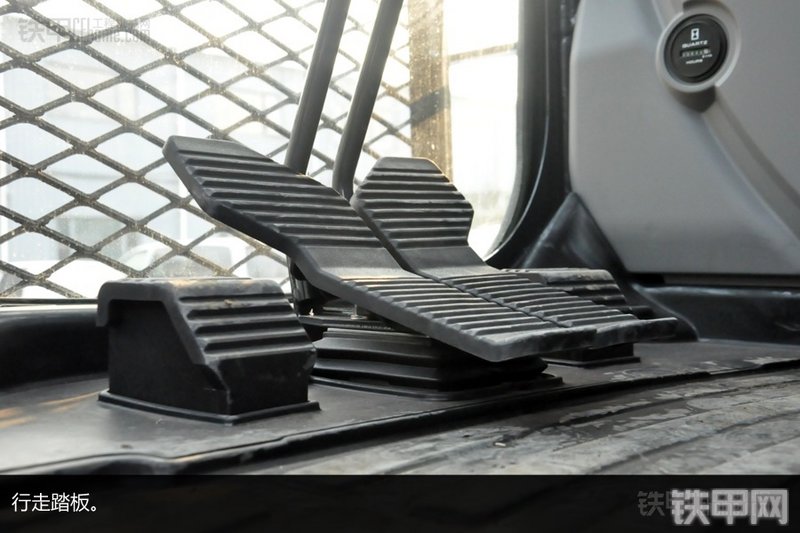 神钢SK270D-8挖掘机图解( )