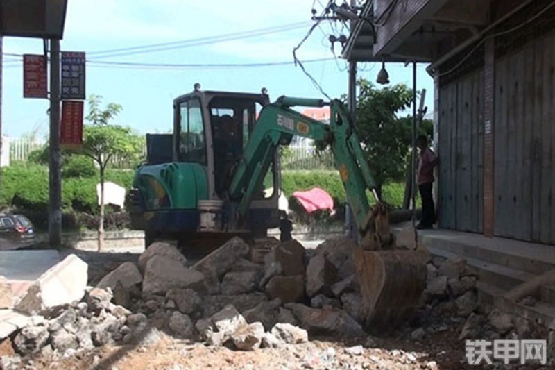 石川岛40NS挖掘机整机外观