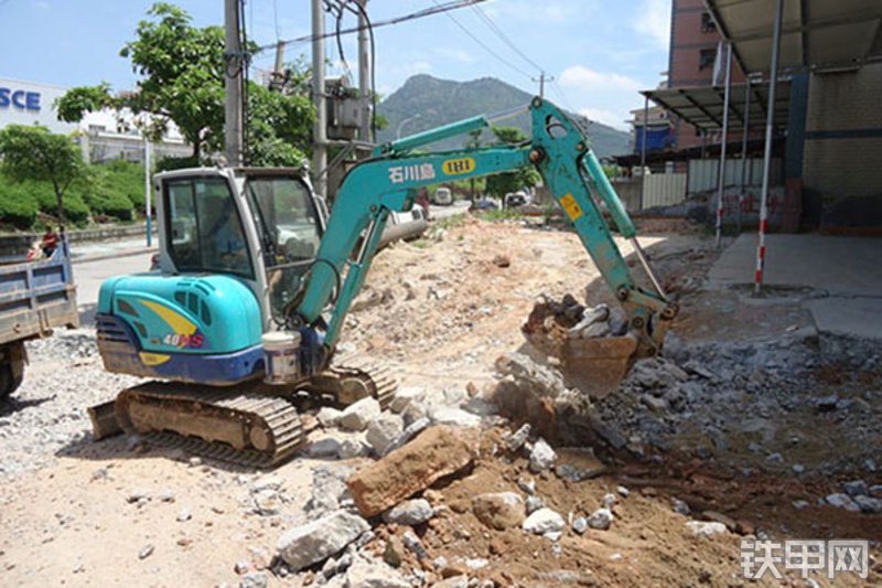 石川岛40NS挖掘机整机外观