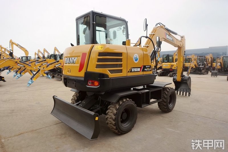 三一重工SY65W挖掘机整机外观