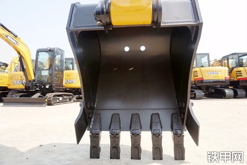 三一重工SY75C挖掘机局部