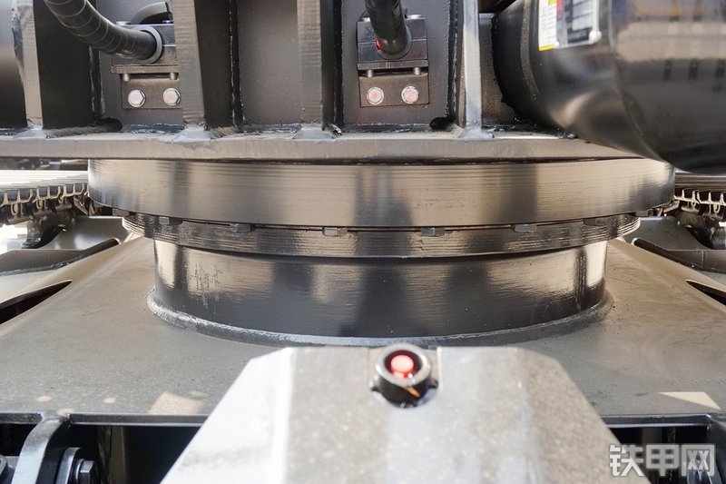 三一重工SY75C挖掘机局部